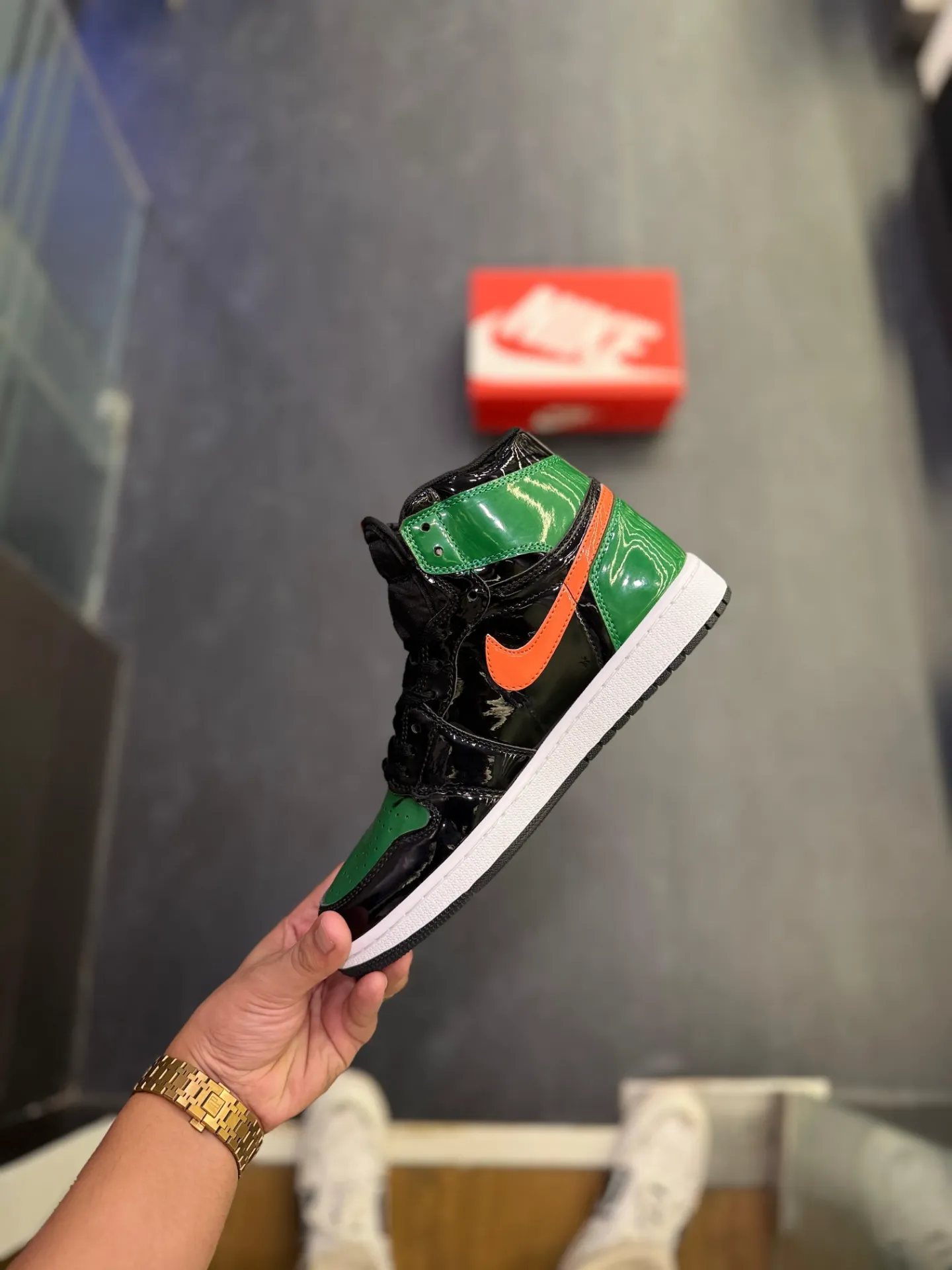 Air Jordans Retro 1 patent miami (40)