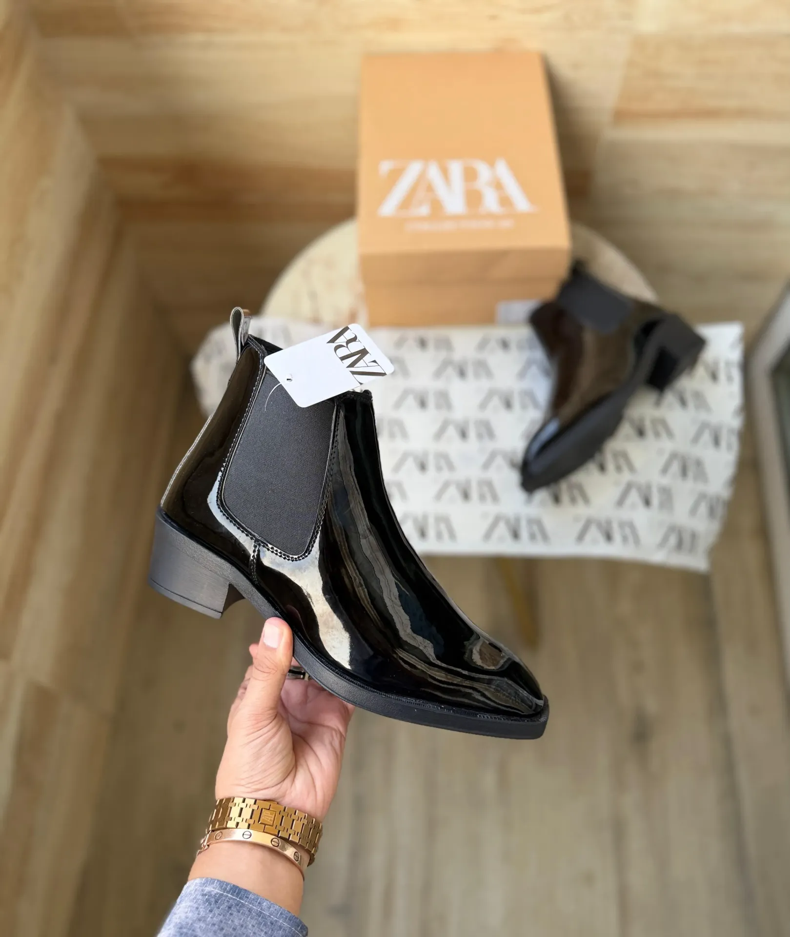 Zara chunky patent chelsea boots (40)
