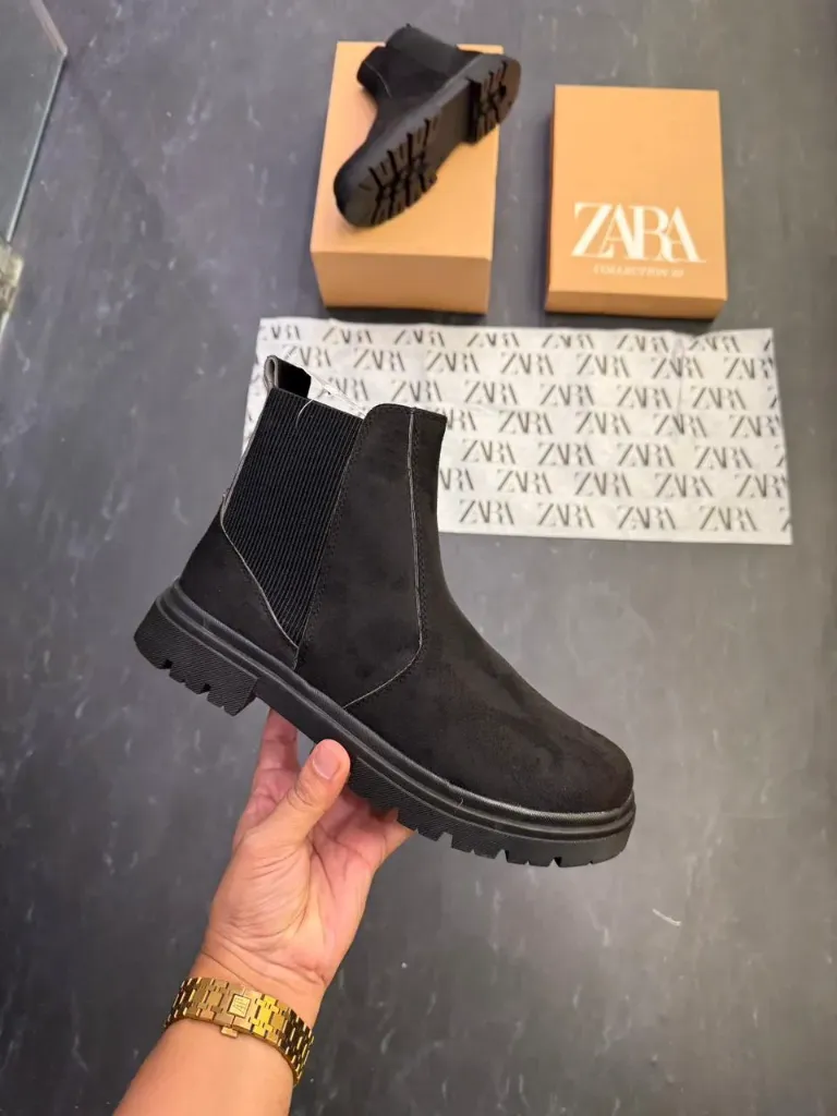 Zara chunky suedes chelsea boot (black) (40)