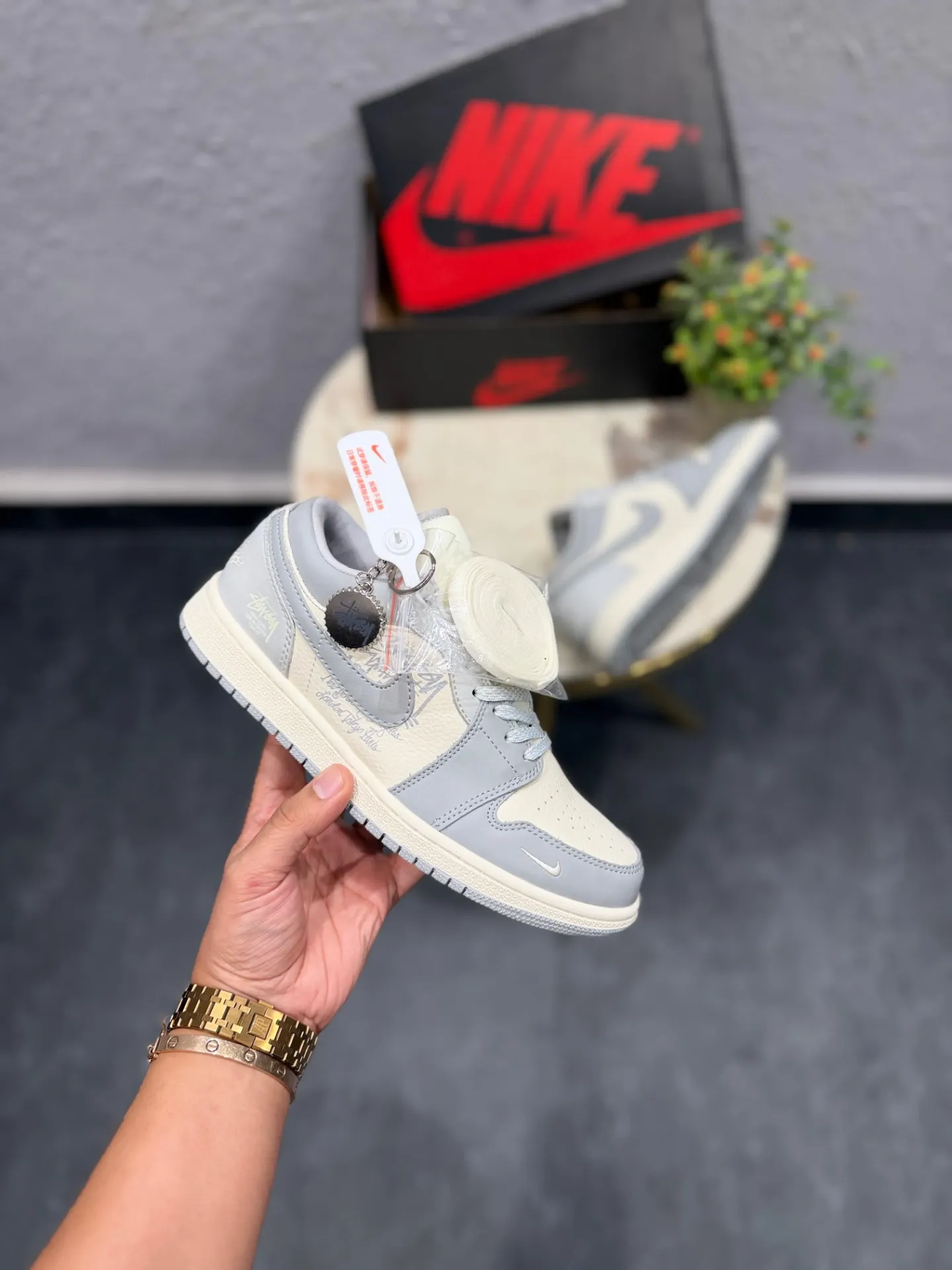 Air Jordans Retro 1 low * stussy og grey key chain  (40)