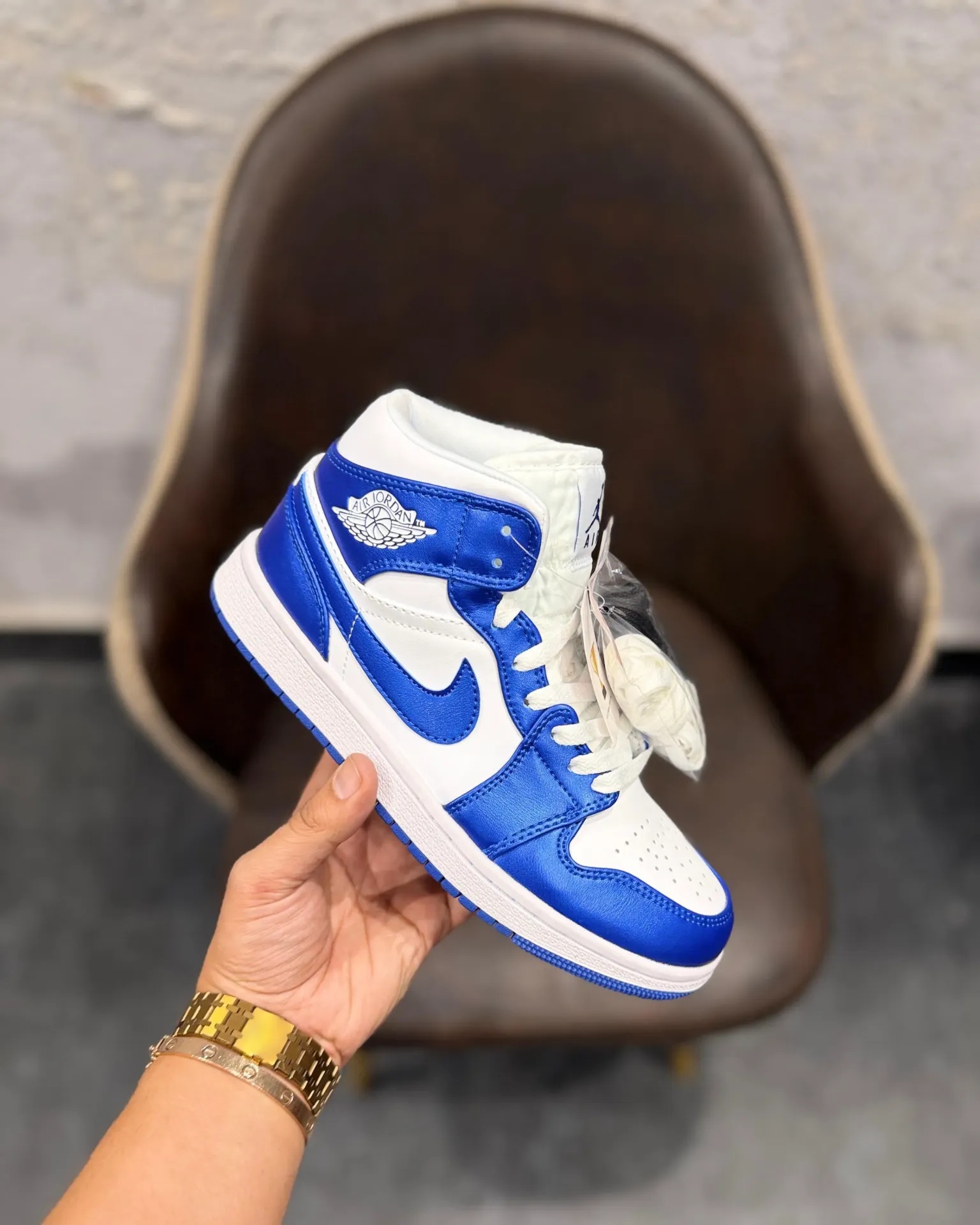 Air Jordans Retro 1 mid royal 