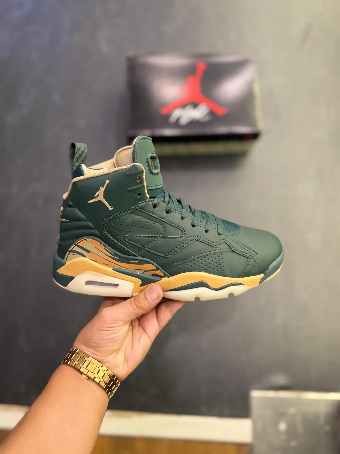 Air Jordans Retro 6 Jumpman MVP Green 