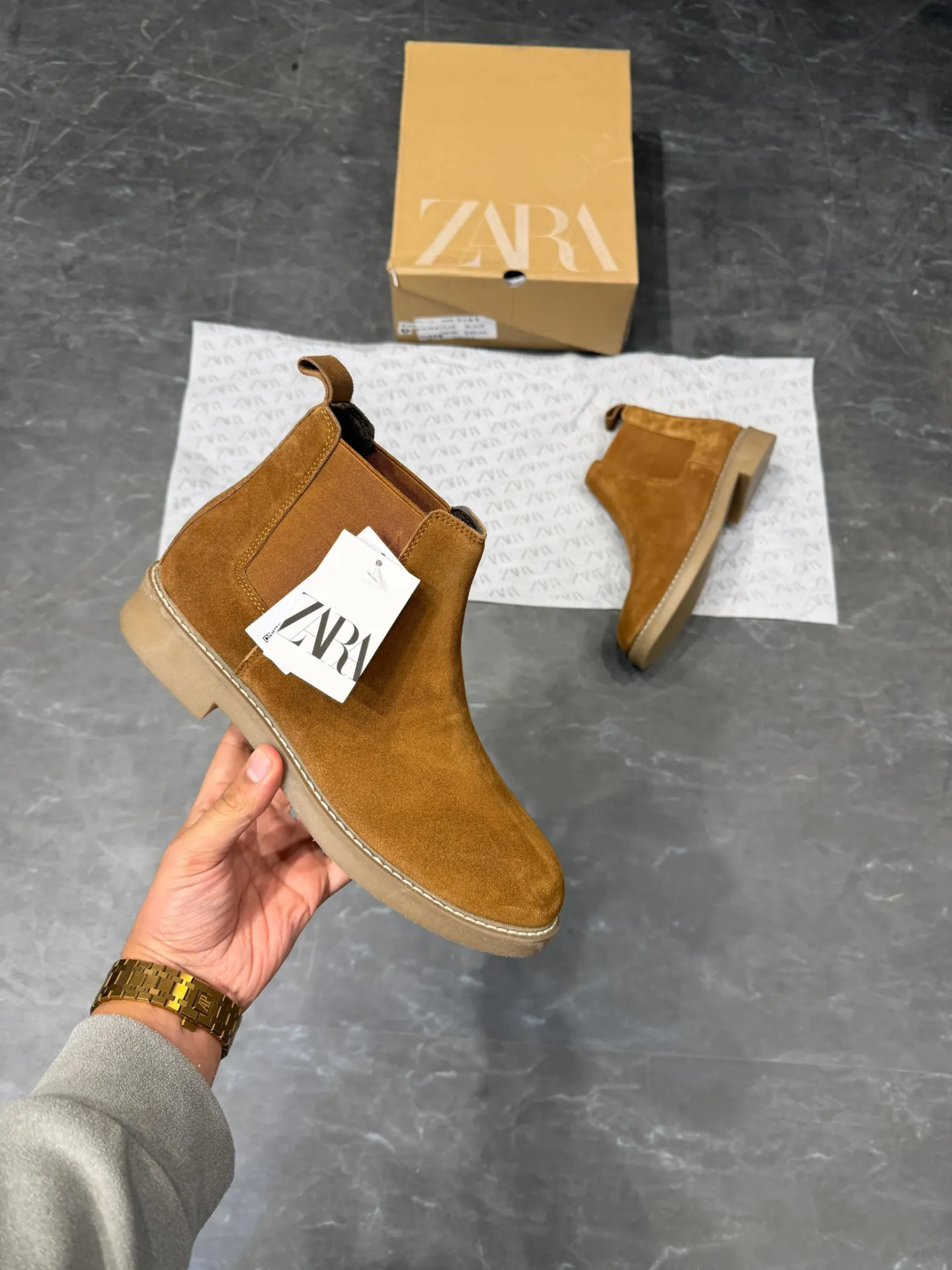 Zara surplus chelsea boots with og sole