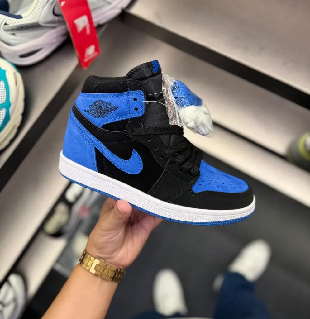 Air Jordans Retro 1 high royal reimagined (40)